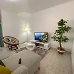 Sea House פניש