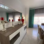 Sea House דירה